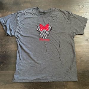 Disney Minnie mouse “mommy” T-shirt XL